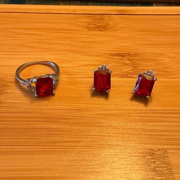 Elegant Red Gemstone Jewelry Set - Picture 3 of 3